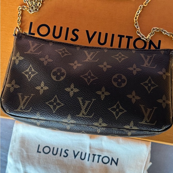 Louis Vuitton Pouchette with new LV gold Crossbody chain - Picture 2 of 15